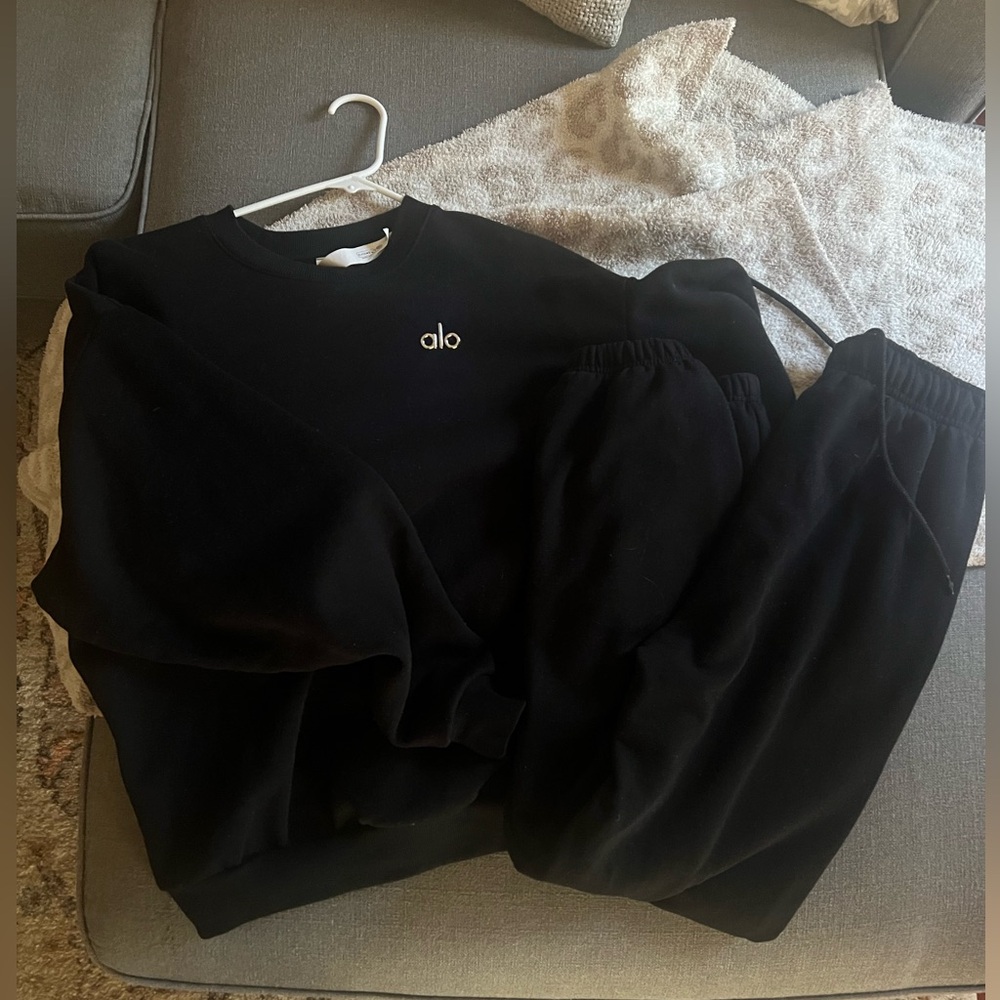 ALO Yoga Classic Black Sweatshirt & Hoodie Set